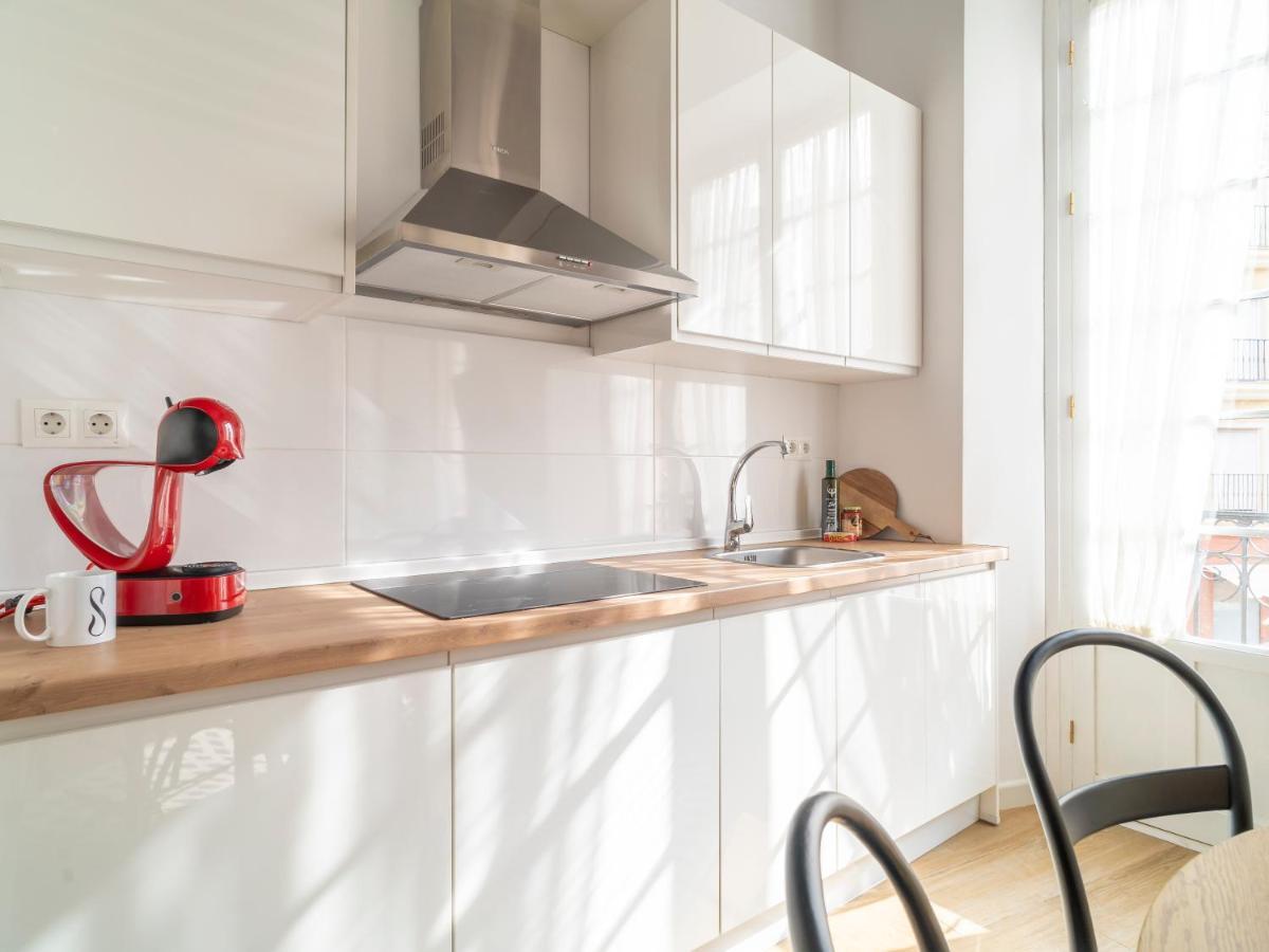 Sanders Lavender - Delightful Two-Bedroom Apartment Downtown Malaga Zewnętrze zdjęcie