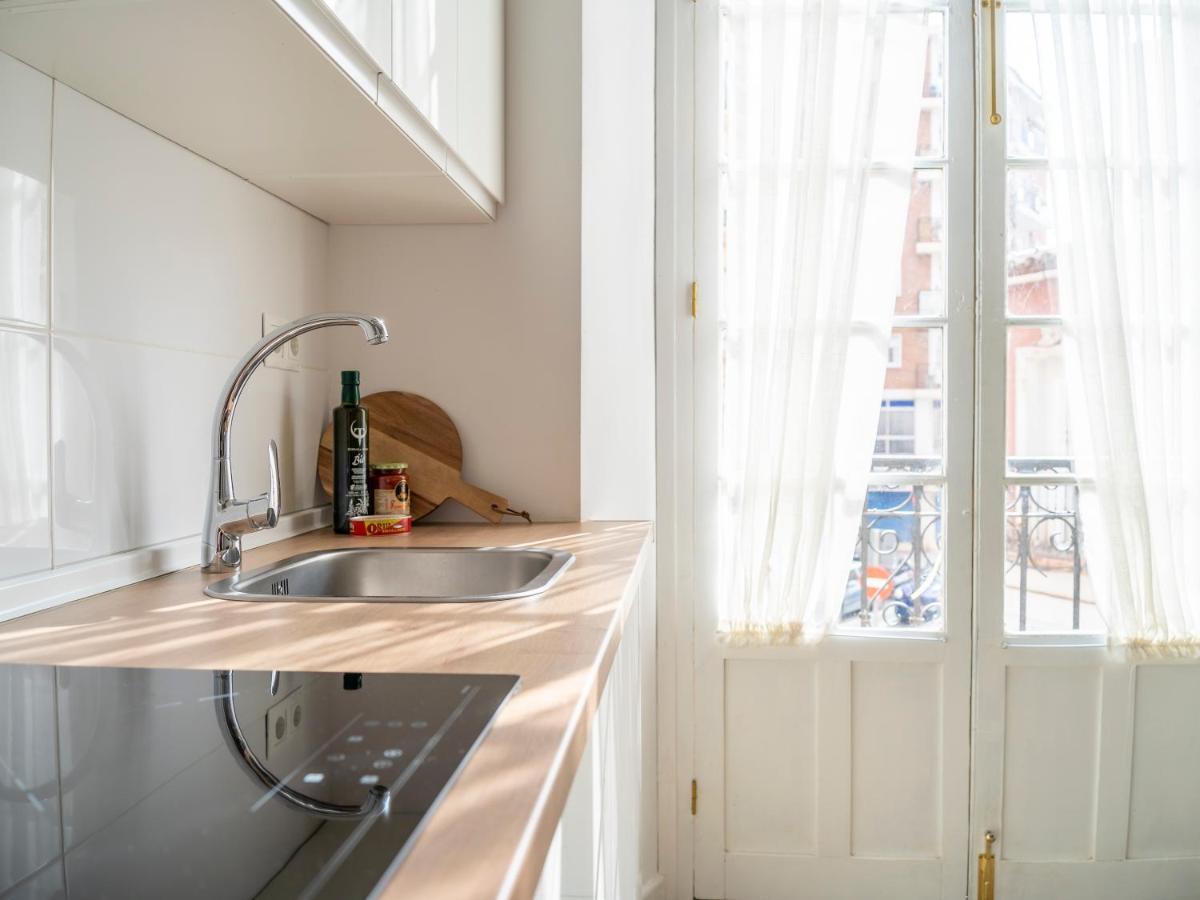 Sanders Lavender - Delightful Two-Bedroom Apartment Downtown Malaga Zewnętrze zdjęcie