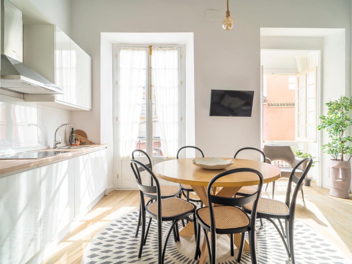 Sanders Lavender - Delightful Two-Bedroom Apartment Downtown Malaga Zewnętrze zdjęcie