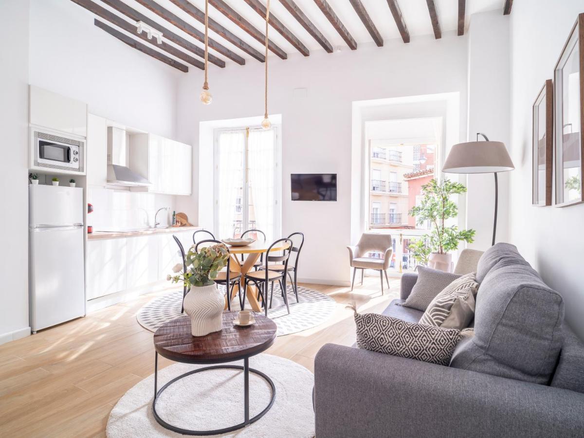 Sanders Lavender - Delightful Two-Bedroom Apartment Downtown Malaga Zewnętrze zdjęcie